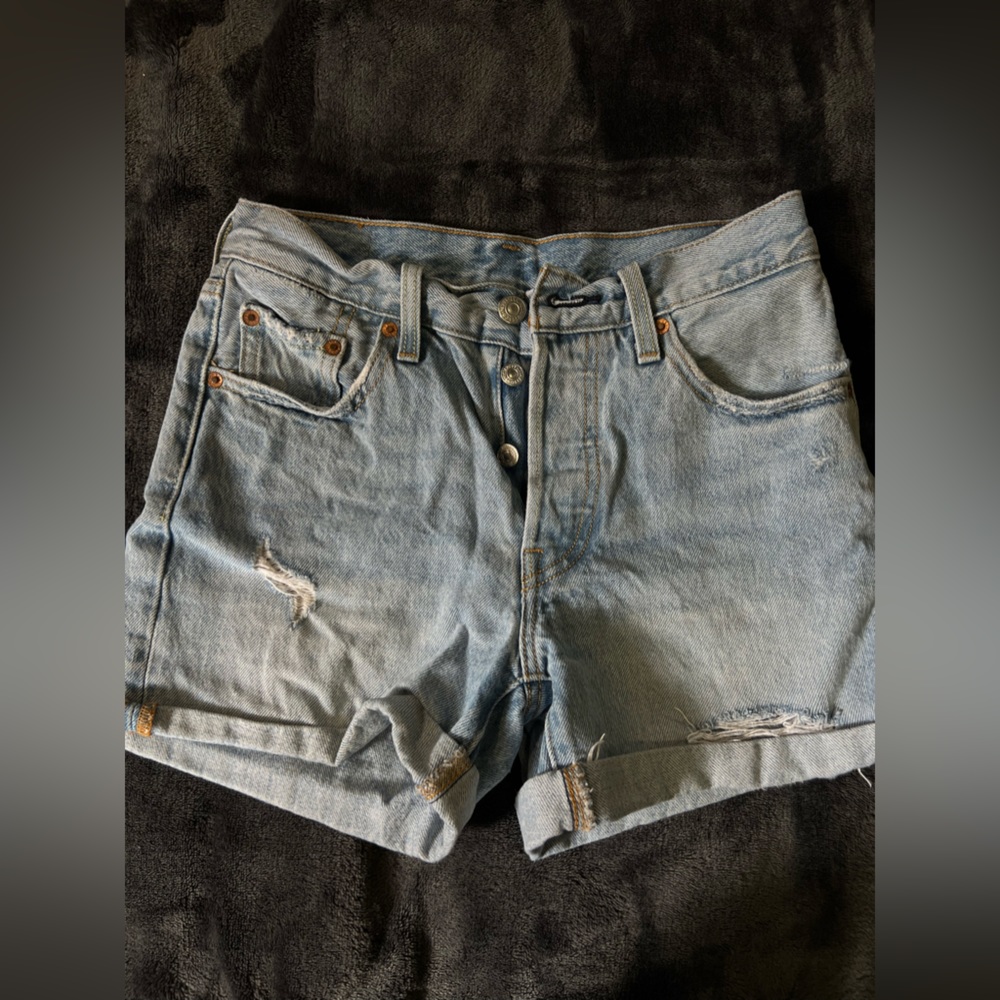LEVIS SHORTS